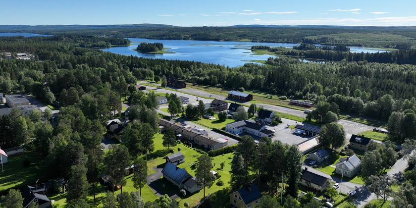 Drönarbild över Åsarna. Sommar.